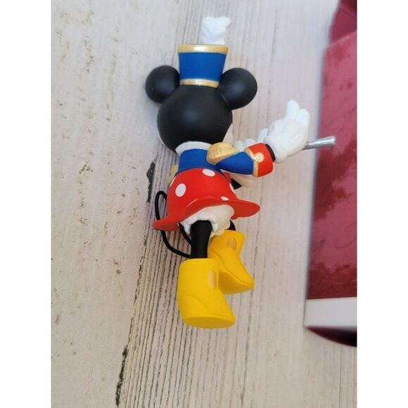 Hallmark 1998 Minnie plays the flute Mickey Mouse holiday parade ornament - Picture 6 of 7